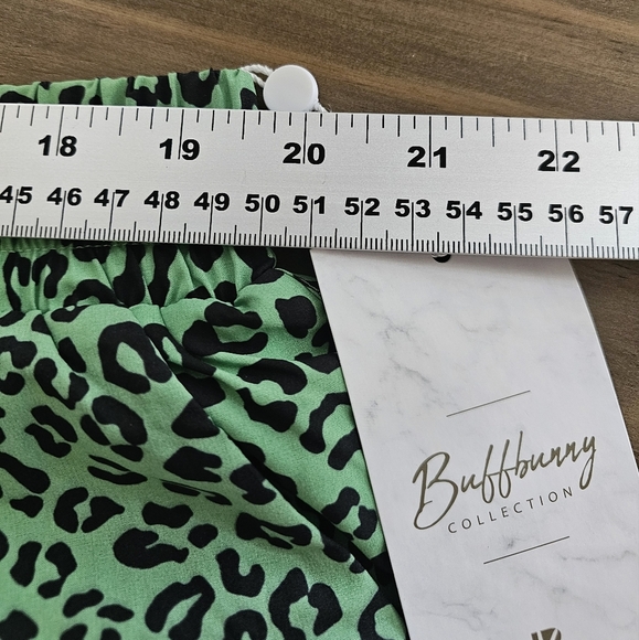 Buffbunny NWT Flo Short V2 Green Leopard Print XL Flowy Shorts - Picture 5 of 6